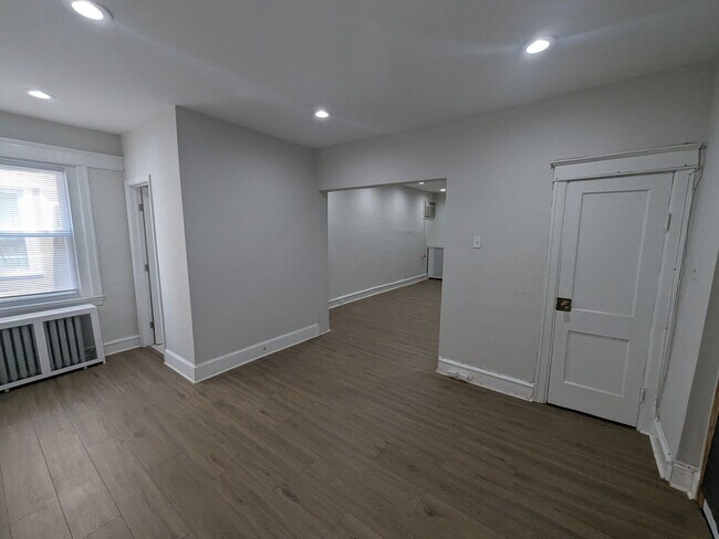 Building Photo - Detached Home - Oak Lane
