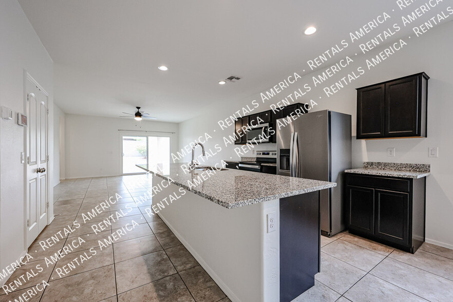 Building Photo - 36387 Pampoloma Ave