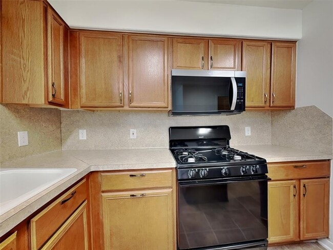 Building Photo - 2407 Aspen Dale Dr