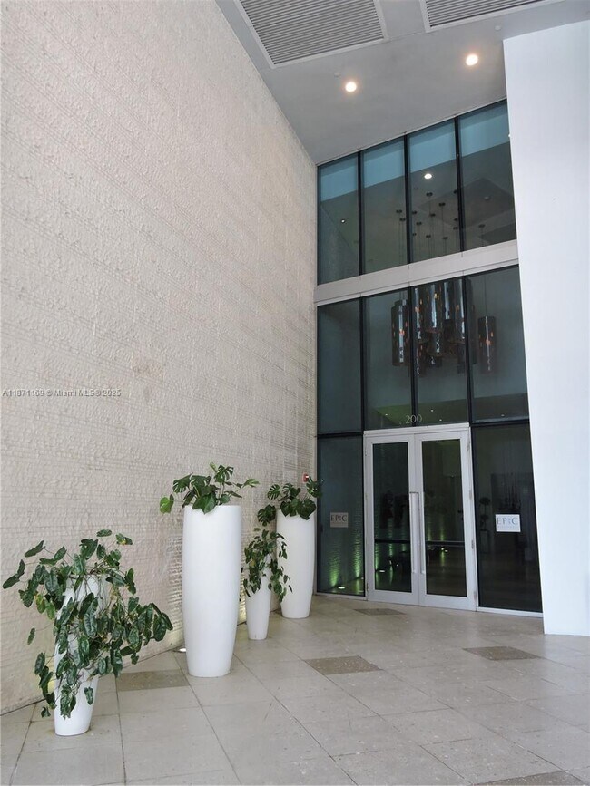 Building Photo - 200 Biscayne Blvd Way