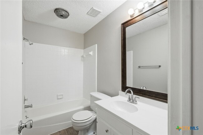 Building Photo - 409 Rawhide Loop