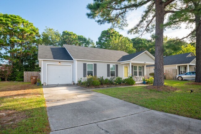 Building Photo - FURNISHED RENTAL-AVAILABLE 3-12 MONTHS STARTING MARCH 2026