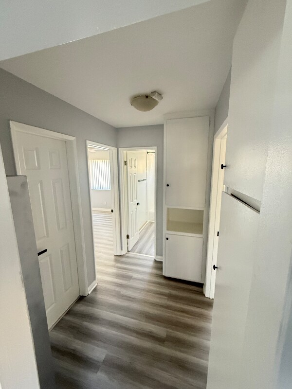 Building Photo - 317 E Hazel St