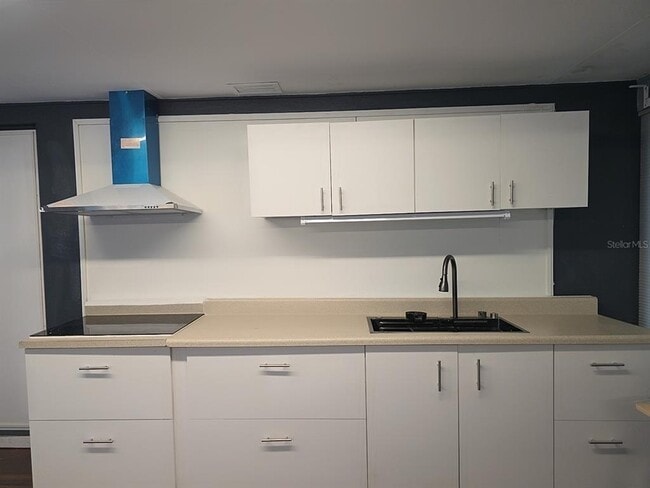 Building Photo - 4713 W El Prado Blvd