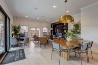 Building Photo - Courts of Bent Tree