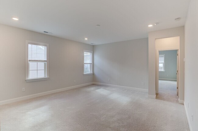 Building Photo - Light & Bright 4BR 3BA house in Tryon, Wak...