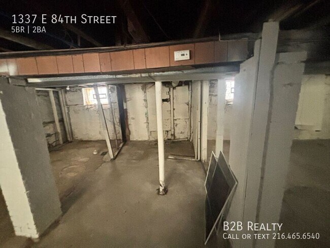 Building Photo - 1337 E 84th St