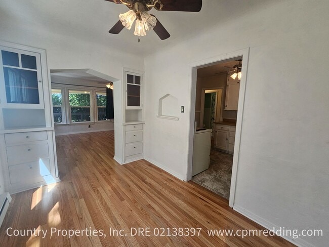 Building Photo - Available Now! Downtown 3-Bedroom with Old World Charm and Modern Amenities!