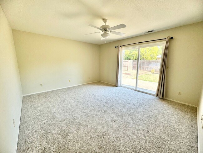 Building Photo - Beautiful Home in Amber Grove