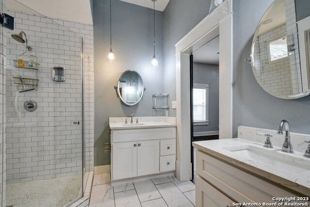 Building Photo - 612 Hunstock Ave