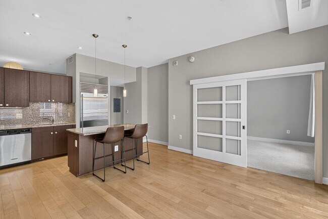 Building Photo - 2425 L St NW