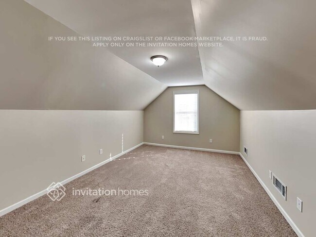 Building Photo - 930 Rock Elm Dr