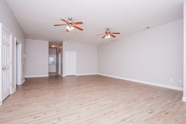 Building Photo - 1036 N Main St