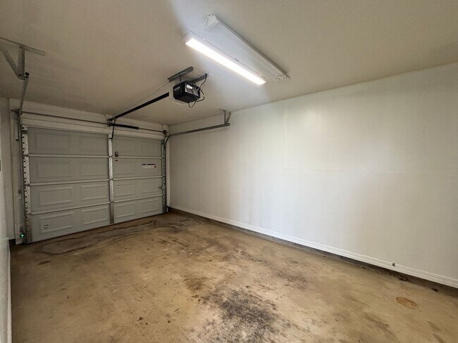 Building Photo - TOWNHOME IN NORTH BOSSIER