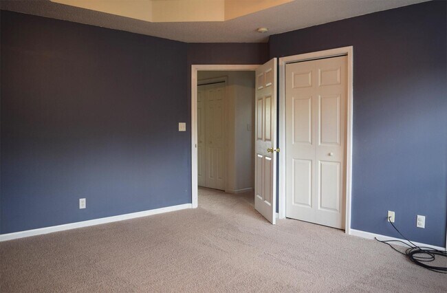 Building Photo - Charming Hickory Valley Gem Near Fort Leonard Wood