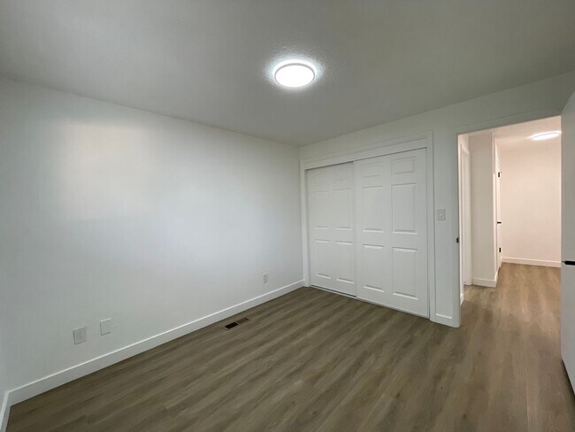 Building Photo - Beautifully Remodeled 2-Bedroom Duplex by Provo River Trail