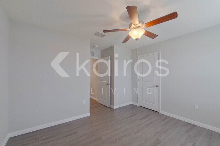 Building Photo - 8644 SW 44th Ct