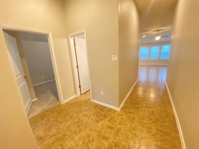 Building Photo - 21607 Surrey Ln