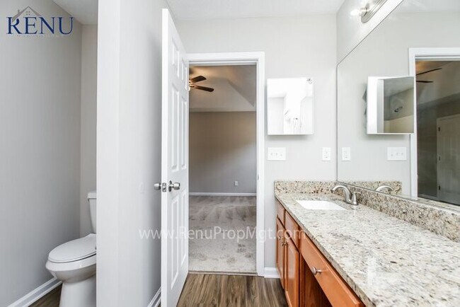 Building Photo - Now available 3 bedrooms 2.5 baths