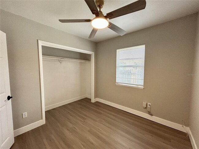 Building Photo - 706 E Flora St