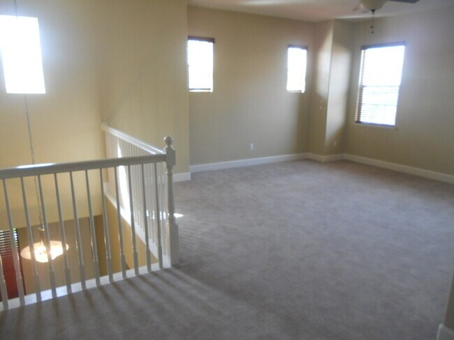 Building Photo - 836 Spotted Pony Ln