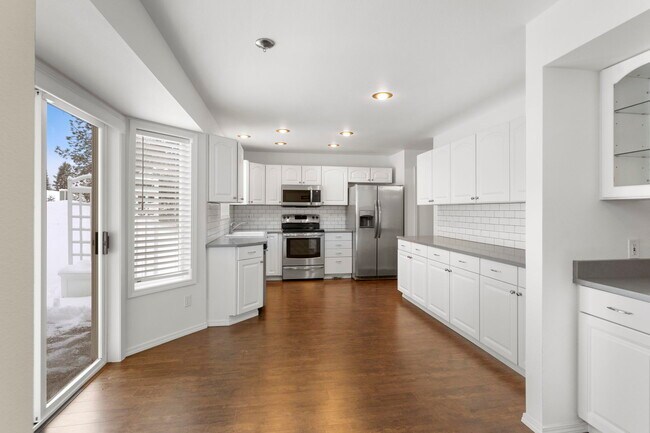 Building Photo - 8290 N Uplands Dr