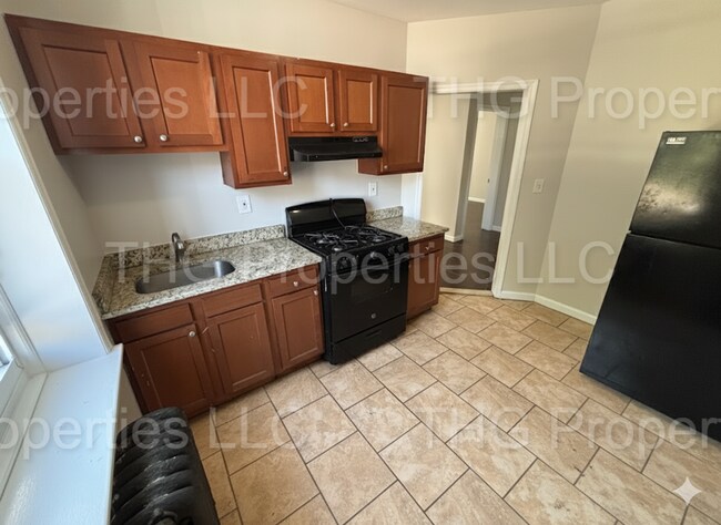 Building Photo - 678 Scotland