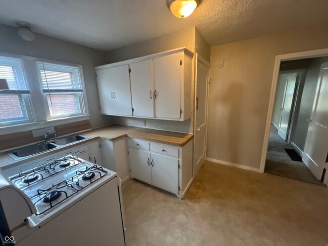 Building Photo - 5322 Winthrop Ave