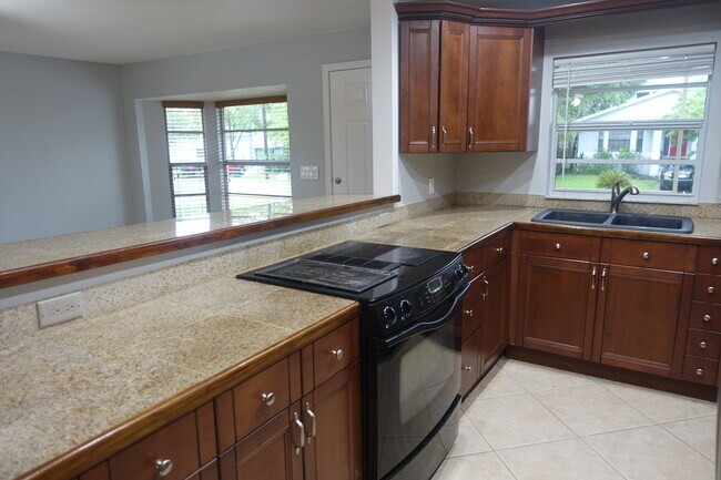 Building Photo - 7607 S Sherrill St