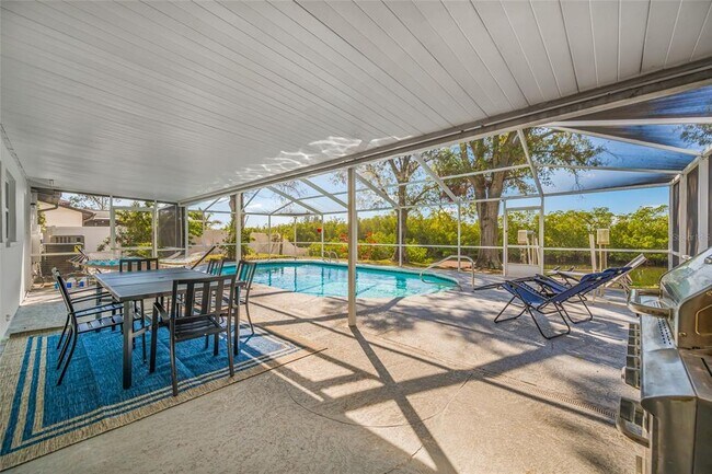 Building Photo - 4622 Bay Crest Dr