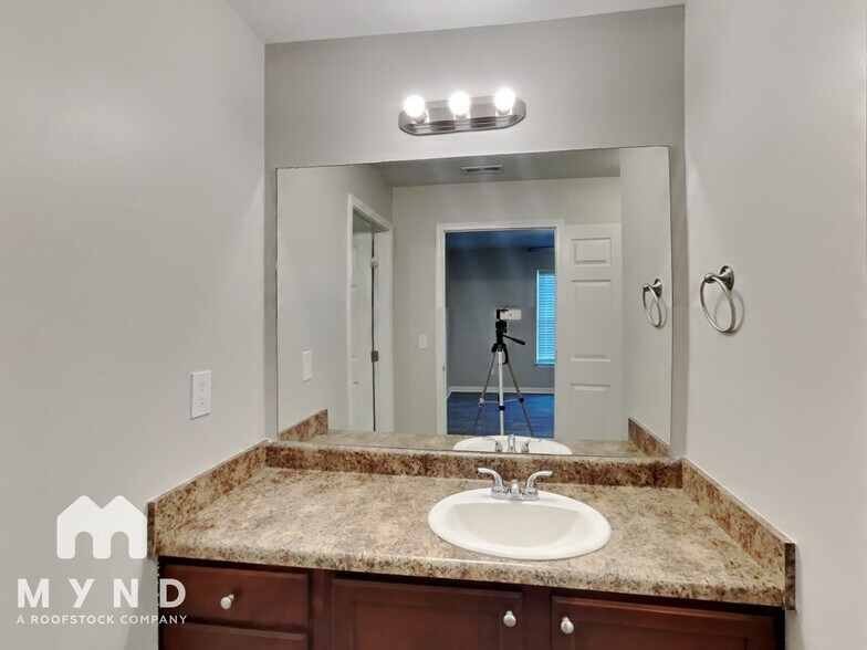 Building Photo - 5581 Ricky Ln