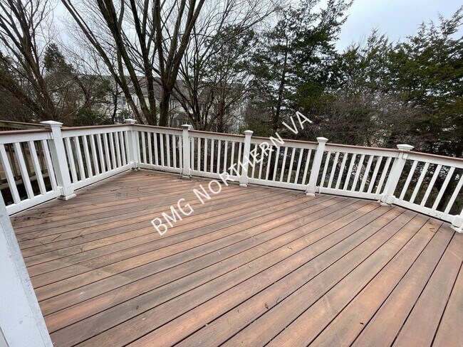 Building Photo - 22525 Maison Carree Square