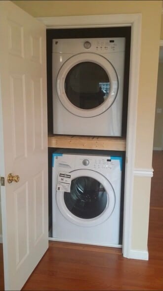 Building Photo - 1024 Sumac Cir