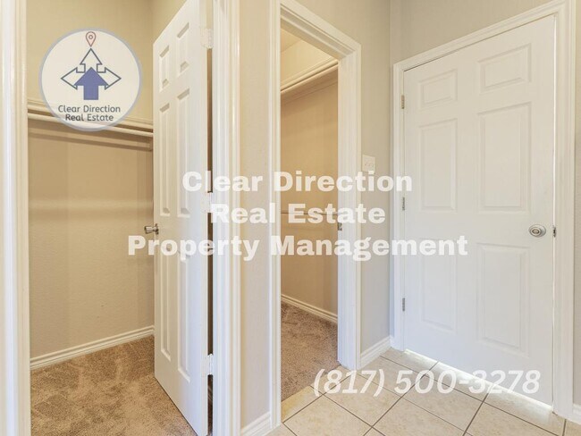 Building Photo - 210 Sendero Dr