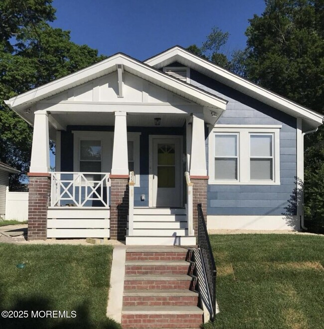 Building Photo - 807 Ridge Ave