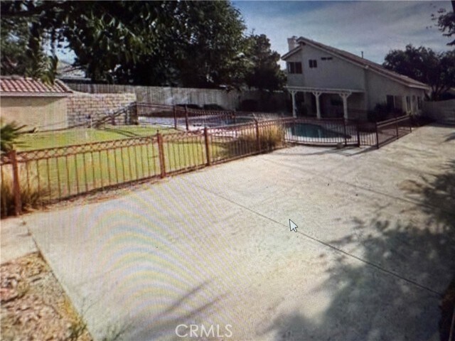 Building Photo - 44256 Sundell Ave