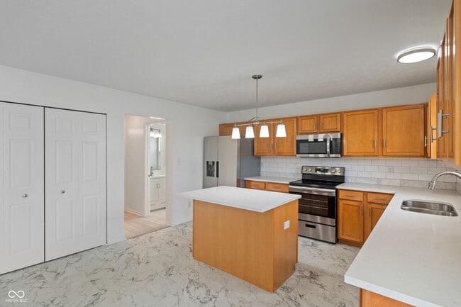 Building Photo - 2310 Liatris Dr