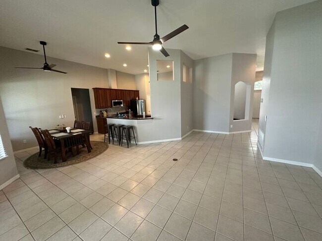 Building Photo - Beautiful 4 Bed 3 Bath Home in Sanford!