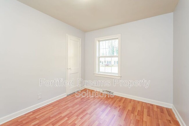 Building Photo - 3682 Yale Ave