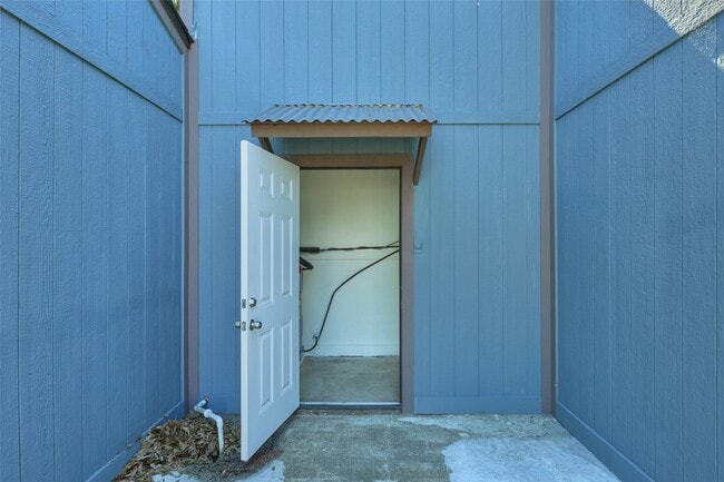 Building Photo - 26 Harbour Row Dr