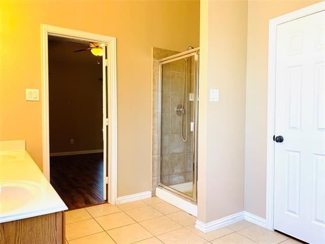 Building Photo - 1804 Lake Texoma Cir