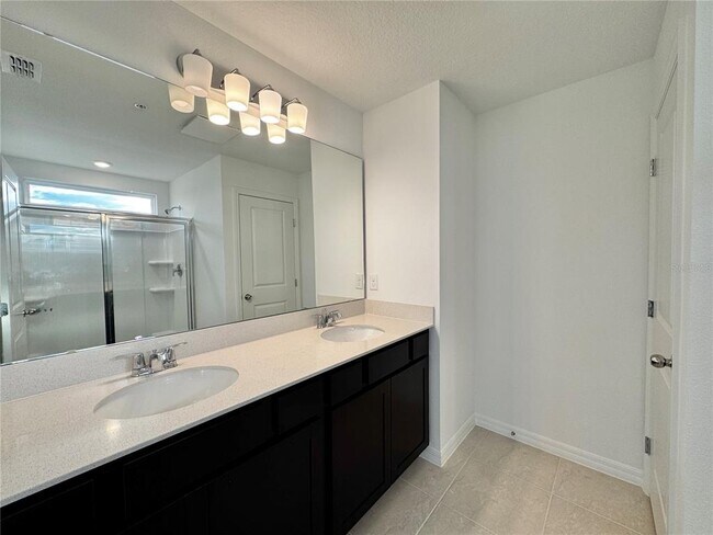 Building Photo - 4569 ORCHARD VIEW Aly