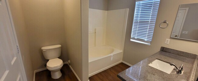 Building Photo - Lovely Corner Lot Home In South Phoenix!!!