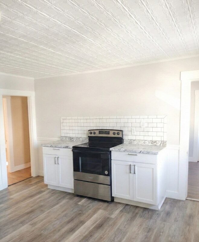 Building Photo - 150 Main St