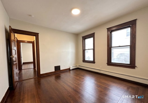 Building Photo - 341 Stanley St