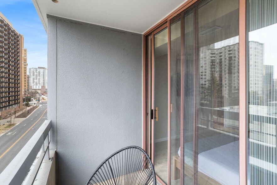 Building Photo - 401 12th St S