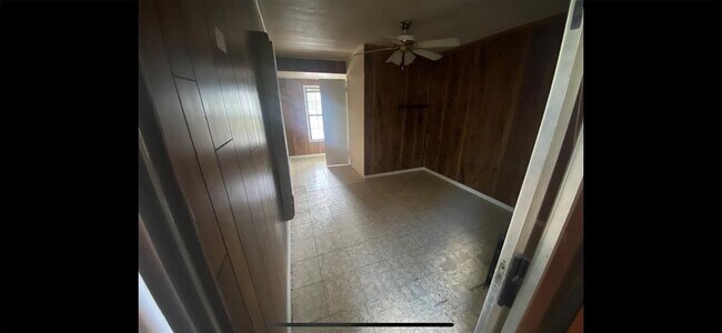 Building Photo - 3200 Locke Ln