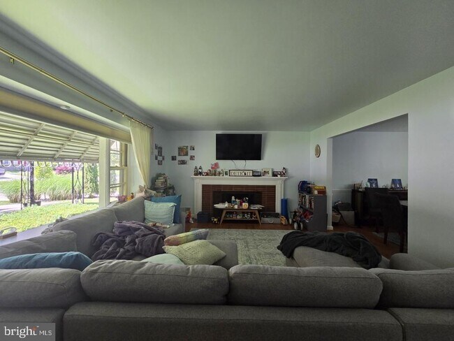 Building Photo - 6403 Orchid Dr