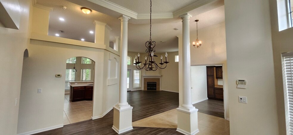 Building Photo - 3774 Bedford Dr