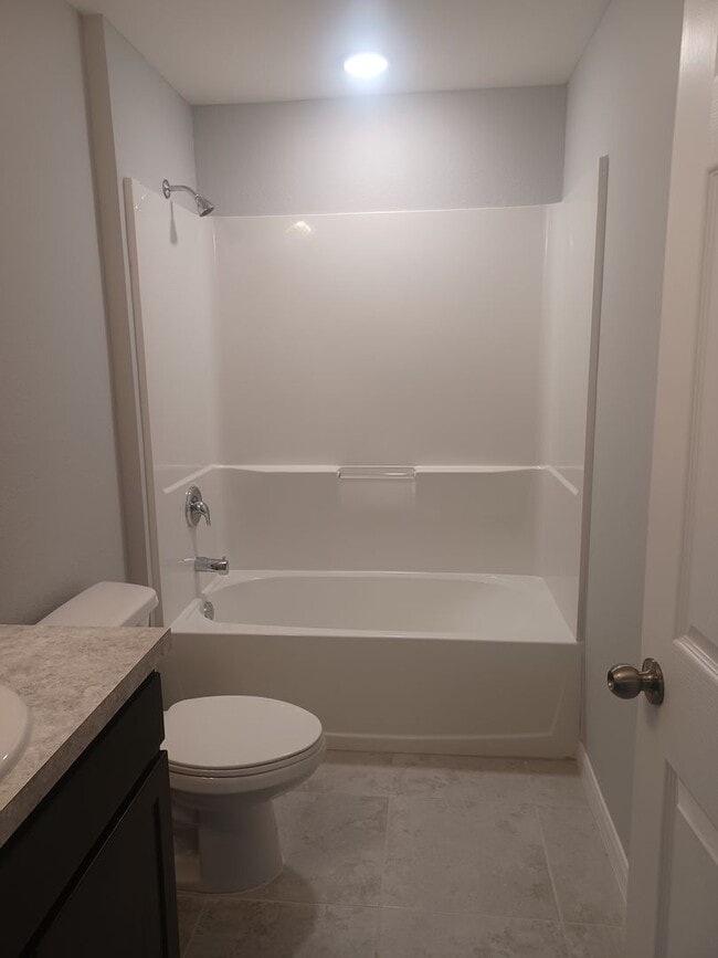 Building Photo - 3921 NE 15th Pl